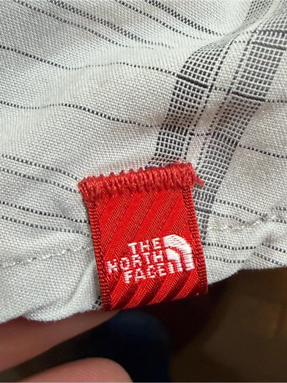 The North Face Men's Button-Down Plaid‎ Shirt in White and Gray